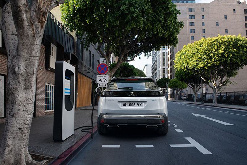 Đánh giá xe Peugeot 3008 2022 - đột phá với diện mạo hoàn toàn mới can sau xe peugeot 3008 2021 moi ra mat muaxegiatot vn Đánh giá xe Peugeot 3008 2022 - đột phá với diện mạo hoàn toàn mới