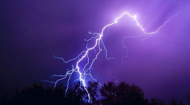 Thấy sấm sét trong giấc mơ lý giải điều gì?