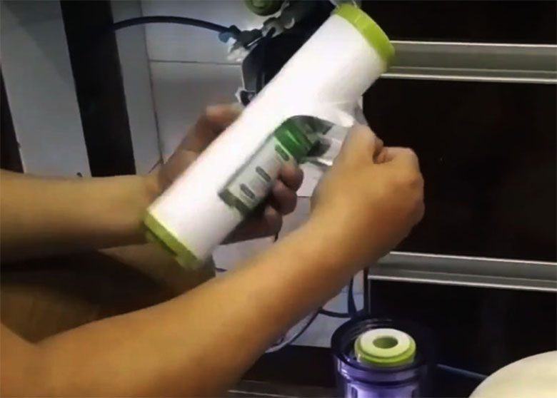 Thay lõi máy lọc nước Kangaroo